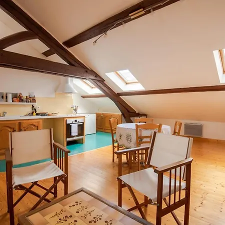 Appartement Ravissant Logement à Proximité De La Gare De *